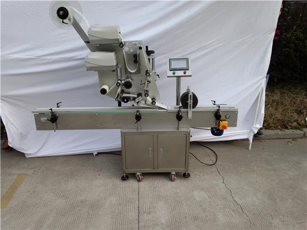 Sjálfvirk merkimiða vél fyrir límmiða fyrir flata flösku 