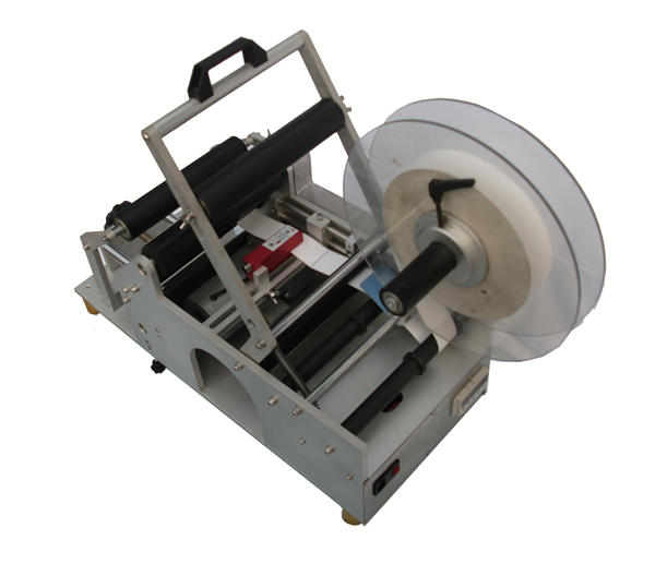 Verksmiðjuflöskur hálf sjálfvirk merkimiða